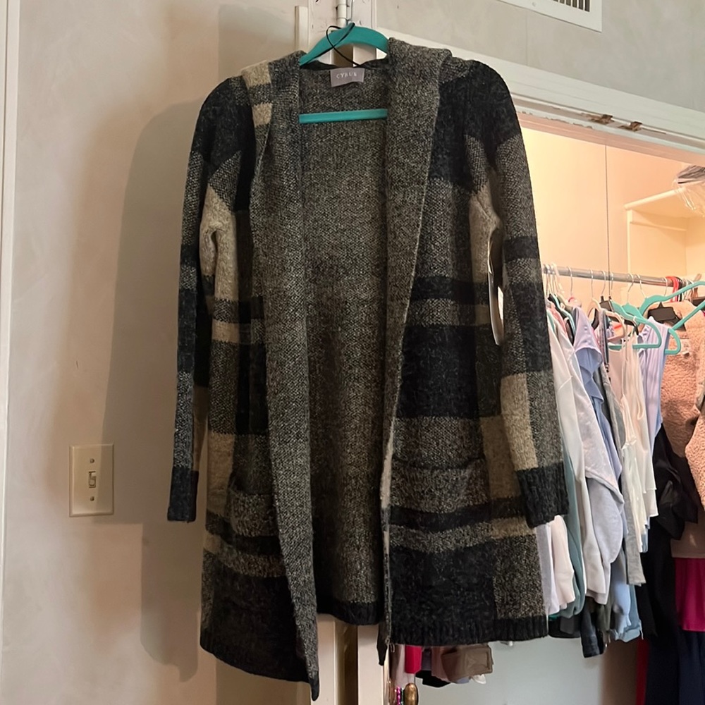 NWT Cyrus Plaid Cardigan